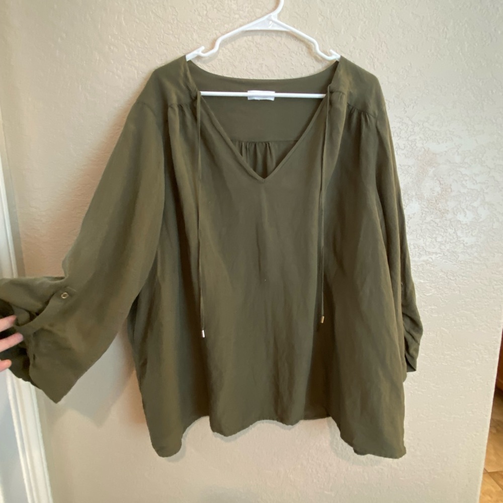 Calvin Klein v neck